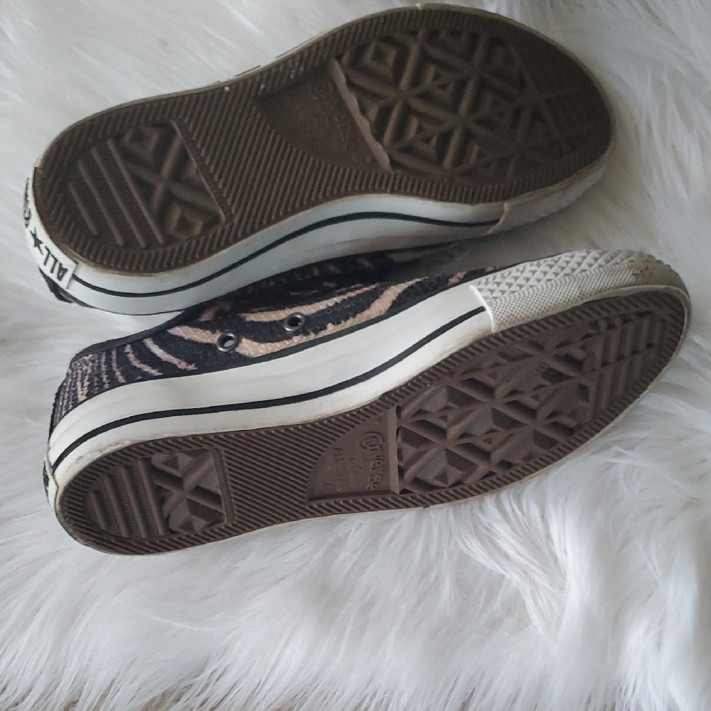 Converse Black and Tan Sequins Animal Print Sneakers Classic Low-Top Sz… - Picture 6 of 15